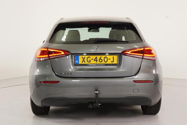 Mercedes-Benz A-KLASSE 200 Business Solution | Trekhaak | Camera | Stl. verw. | Widescreen |