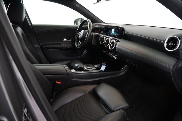 Mercedes-Benz A-KLASSE 200 Business Solution | Trekhaak | Camera | Stl. verw. | Widescreen |