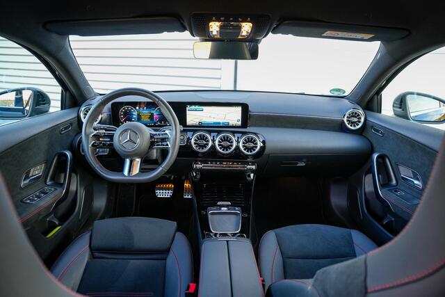 Mercedes-Benz A-KLASSE 200 d AMG Camera Ambient Widescreen Cruise Dode Hoek