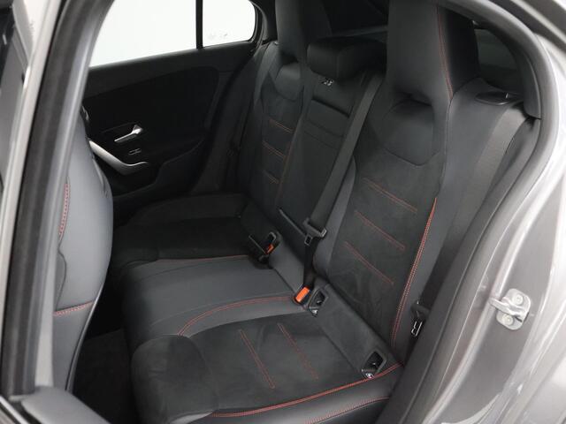 Mercedes-Benz A-KLASSE 250 e Star Edition AMG NIGHT | Keyless Entry | Sfeerverlichting | MultiBEAM LED | Apple Carplay | Dodehoekassistent |