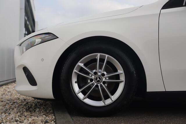 Mercedes-Benz A-KLASSE 160 Business Solution Full LED Widescreen Stoelverwarming Navigatie Achteruitrijcamera Clima Cruise Bluetooth