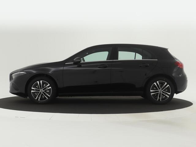 Mercedes-Benz A-KLASSE 250 e LIMITED Edition | Dodehoekassistent | Parkeerpakket met achteruitrijcamera | Verwarmde stoelen vooraan | Extra USB-poorten | Spiegelpakket | High-performance led-koplampen | Zitcomfortpakket |