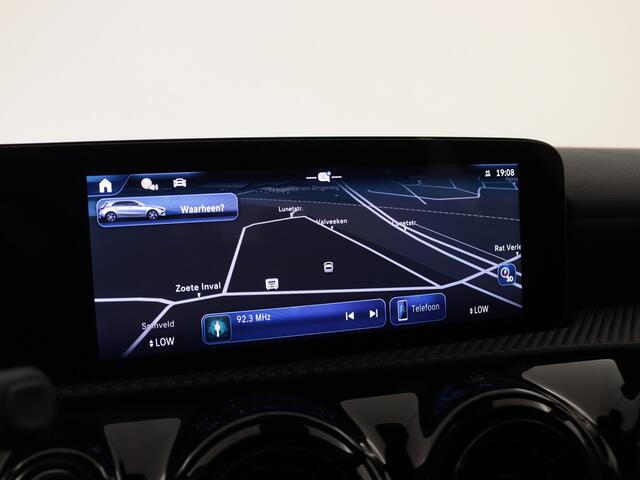 Mercedes-Benz A-KLASSE 250 e LIMITED Edition | Dodehoekassistent | Parkeerpakket met achteruitrijcamera | Verwarmde stoelen vooraan | Extra USB-poorten | Spiegelpakket | High-performance led-koplampen | Zitcomfortpakket |