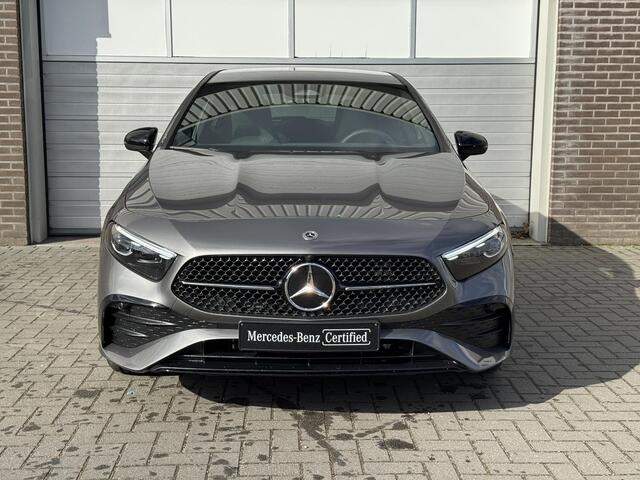 Mercedes-Benz A-KLASSE 250 e Star Edition AMG Line | Night Pakket | Panoramadak | MULTIBEAM LED koplampen | Dodehoekassistent | Sfeerverlichting | Stoelverwarming | Elektrisch inklapbare buitenspiegels | Achteruitrijcamera | Showmodel