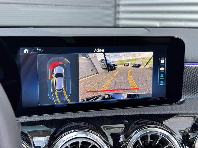 Mercedes-Benz A-KLASSE 250 e | Panoramadak | Luxury Mercedes-Benz A-klasse 250 e Luxury Line | Nightpakket | Panoramadak | Achteruitrijcamera | Stoelverwarming | Sfeerverlichting