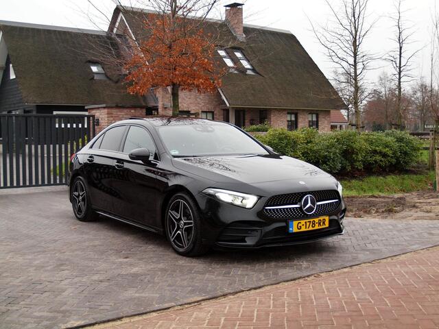 Mercedes-Benz A-KLASSE 200 Business Solution AMG | Schuifdak | Nightpakket | Camera | NL-Auto |