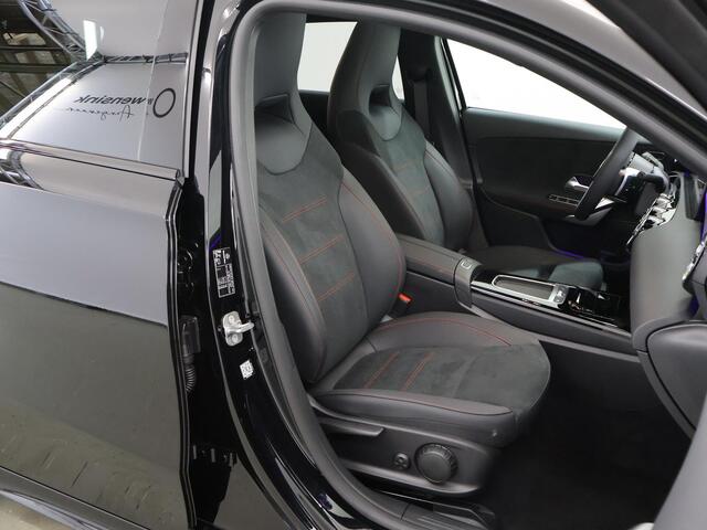 Mercedes-Benz A-KLASSE 250 e Star Edition AMG Line | Panorama-dak | Night pakket | Multibeam LED| Sfeerverlichting | Stoelverwarming |