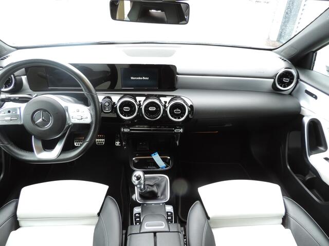 Mercedes-Benz A-KLASSE 180 Business Solution AMG Upgrade auto is nieuw zeer mooi
