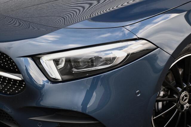 Mercedes-Benz A-KLASSE 180 AMG Line Widescreen | Pano | Apple-Carplay | 19 inch |