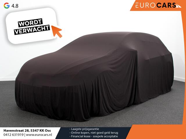 Mercedes-Benz A-KLASSE 200 AMG Line Achteruitrij camera Verwarmde voorstoelen Navigatie LED Climate control Adaptieve cruise control Parkeersensoren Apple Carplay & Android Auto