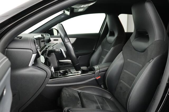 Mercedes-Benz A-KLASSE 250e AMG Night | Carplay | Stoelverwarming | Full LED | Sfeerverlichting | Leder/Alcantara | Navigatie | Park Assist
