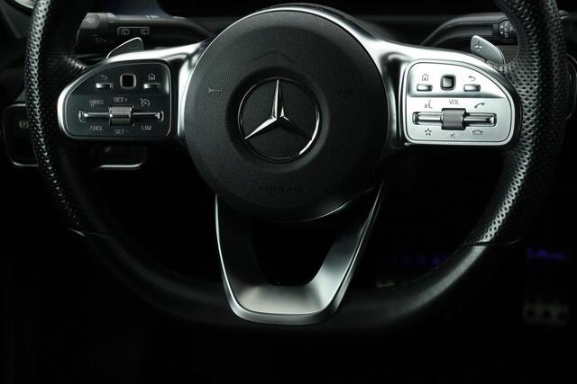 Mercedes-Benz A-KLASSE 250e AMG Night | Carplay | Stoelverwarming | Full LED | Sfeerverlichting | Leder/Alcantara | Navigatie | Park Assist