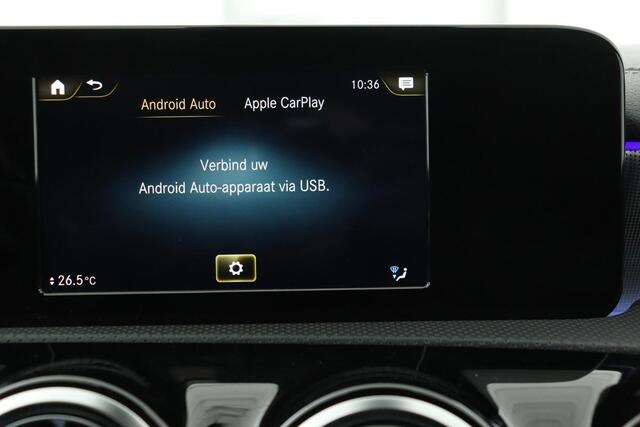 Mercedes-Benz A-KLASSE 250e AMG Night | Carplay | Stoelverwarming | Full LED | Sfeerverlichting | Leder/Alcantara | Navigatie | Park Assist
