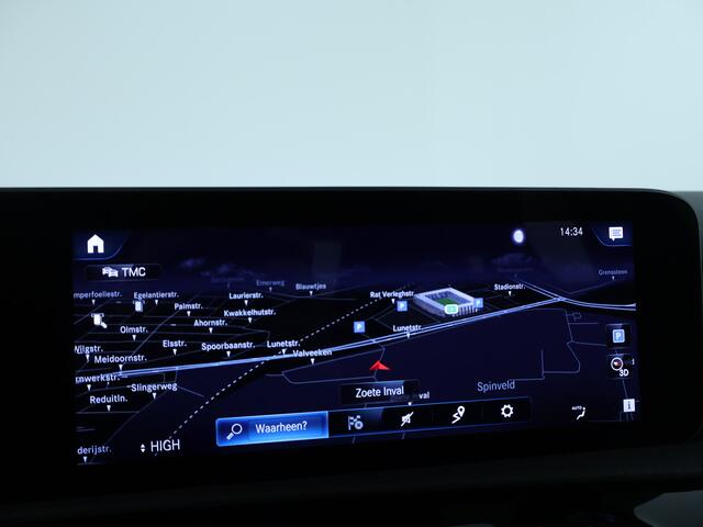 Mercedes-Benz A-KLASSE 180 AMG | AMG Line | Apple CarPlay | Licht- en zicht pakket | Achteruitrijcamera | Led koplampen | Inclusief 24 maanden MB Certified garantie voor Europa.