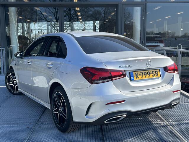 Mercedes-Benz A-KLASSE 250 e Business Solution AMG Limited | Panoramadak | Elektrisch verstelbare stoelen | Apple Carplay | Dodehoekassistent | Night Pakket