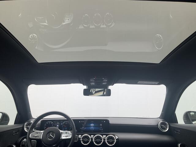 Mercedes-Benz A-KLASSE 250 e AMG Line Pano Sfeerverl Stoelverw Nav/Cam Plug-in 13496KM!