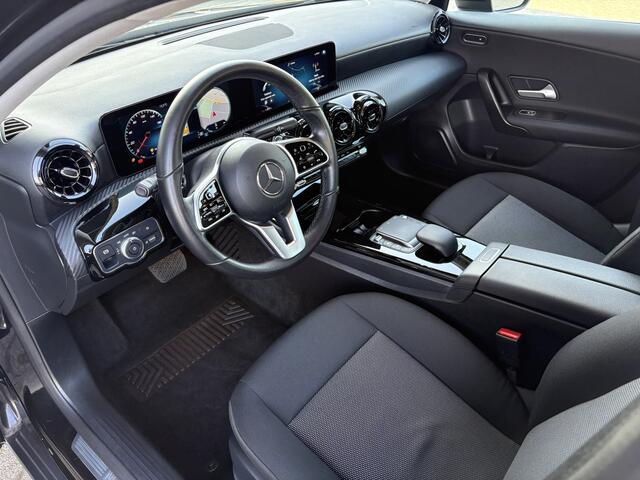 Mercedes-Benz A-KLASSE 180 Business Solution Navi | Camamera | Stoelverwarming | Cr. Control | Climate Control