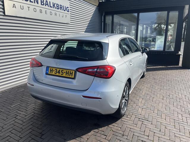 Mercedes-Benz A-KLASSE 180 Business Solution