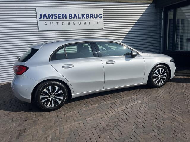 Mercedes-Benz A-KLASSE 180 Business Solution