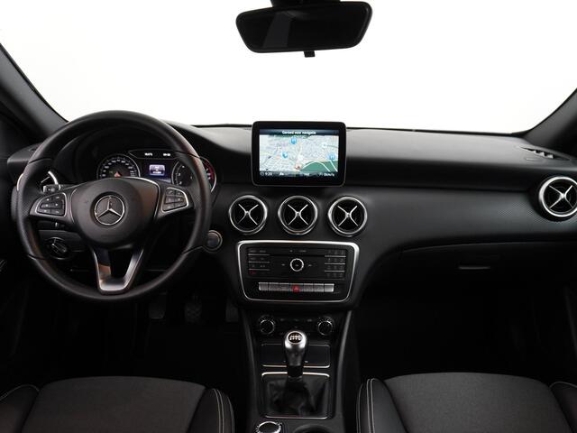 Mercedes-Benz A-KLASSE 160 Sport Edition AMG Styling