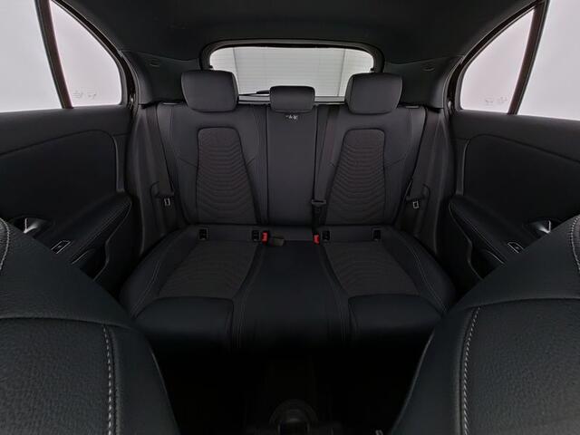 Mercedes-Benz A-KLASSE 250 e Face Lift Plug-In Hybride | Progressive Line Advanced | Ledkoplampen | 11kW Laden | Stuur en Stoelverwarming | Inclusief 24 maanden MB Certified garantie voor Europa.