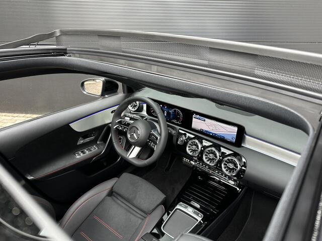 Mercedes-Benz A-KLASSE 250 e AMG Line | Panoramadak | Night Pakket | Dodehoekassistent | MULTIBEAM LED Koplampen | Sfeerverlichting | Stoelverwarming | Achteruitrijcamera | Elektrisch Inklapbare Buitenspiegels