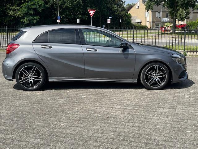 Mercedes-Benz A-KLASSE 180 Solution AMG, vol leder , 1 jaar Bovag gar.