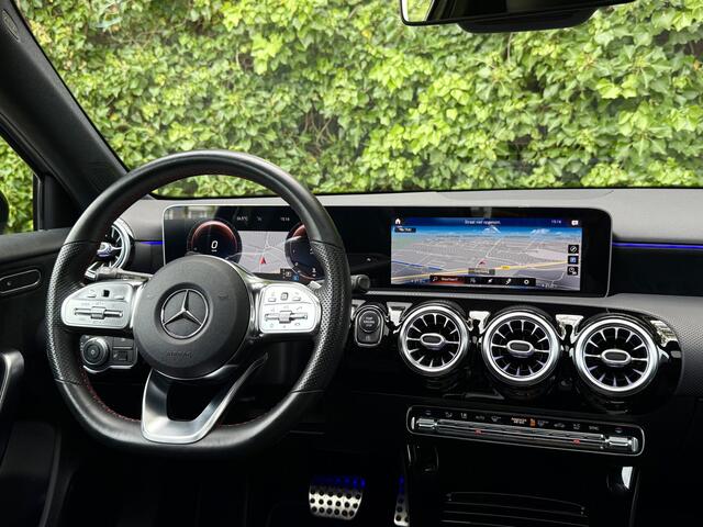 Mercedes-Benz A-KLASSE A220 AMG I Pano I Camera I Sfeerverlichting