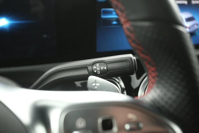 Mercedes-Benz A-KLASSE 180 AMG Sfeerverl. LED Clima Camera Cruise Virtual Navi PDC 18"LMV