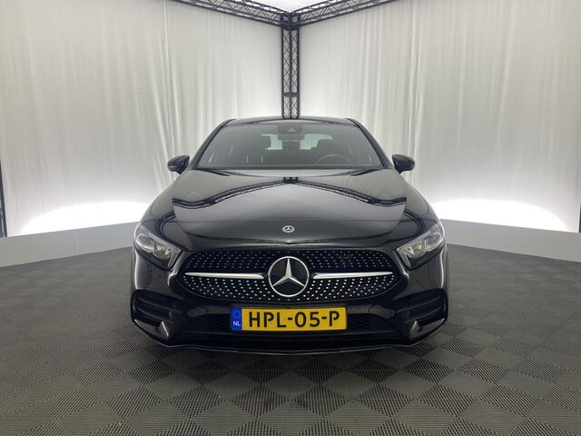 Mercedes-Benz A-KLASSE 250 e AMG Line Automaat | Pano-Dak | Apple Carplay | Navi | 218 Pk |