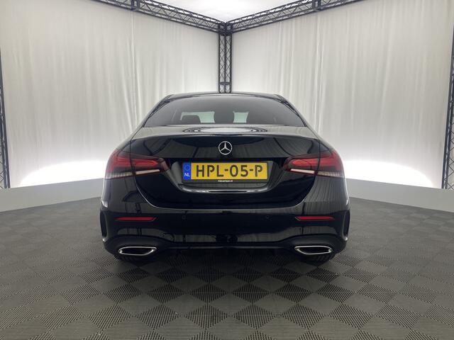Mercedes-Benz A-KLASSE 250 e AMG Line Automaat | Pano-Dak | Apple Carplay | Navi | 218 Pk |