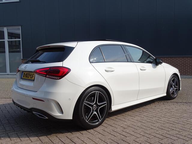 Mercedes-Benz A-KLASSE 220 Launch Edition Premium Plus AMG Automaat|Panoramadak|Sfeerverlichting|Camera|Leder|Navigatie