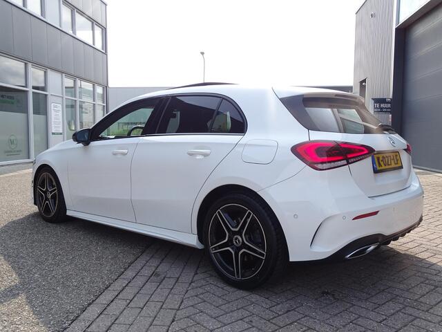 Mercedes-Benz A-KLASSE 220 Launch Edition Premium Plus AMG Automaat|Panoramadak|Sfeerverlichting|Camera|Leder|Navigatie