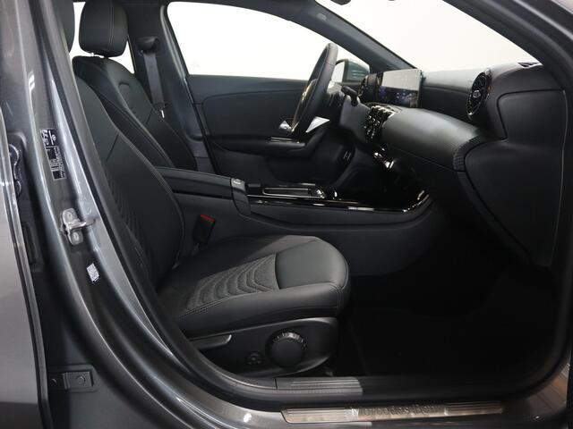Mercedes-Benz A-KLASSE 250e Business Solution | Carplay | Dodehoek | THERMOTRONIC | Spiegelpakket |