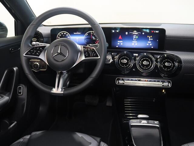 Mercedes-Benz A-KLASSE 250e Business Solution | Carplay | Dodehoek | THERMOTRONIC | Spiegelpakket |