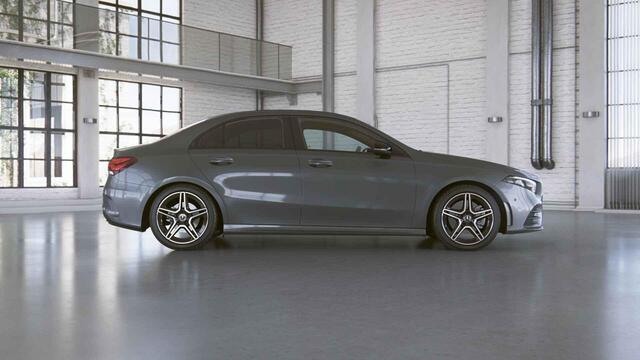 Mercedes-Benz A-KLASSE 250 Premium | AMG | Night | Panoramadak | Sfeerverlichting | Widescreen | Stoelverwarming |