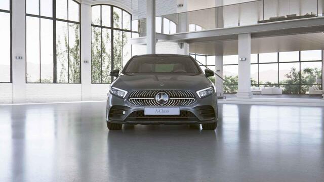Mercedes-Benz A-KLASSE 250 Premium | AMG | Night | Panoramadak | Sfeerverlichting | Widescreen | Stoelverwarming |
