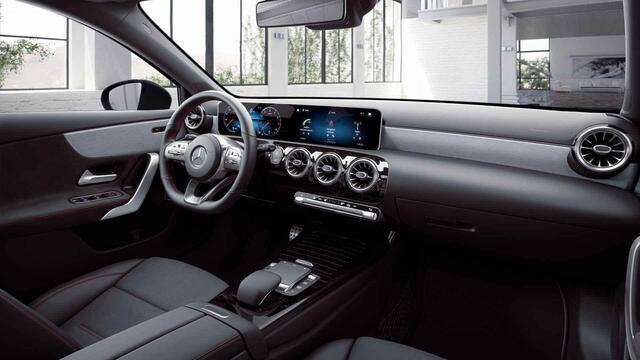 Mercedes-Benz A-KLASSE 250 Premium | AMG | Night | Panoramadak | Sfeerverlichting | Widescreen | Stoelverwarming |
