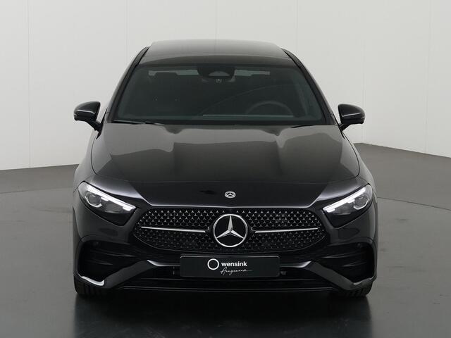 Mercedes-Benz A-KLASSE 250 e Business Solution AMG | Night Pakket | 19" Multispaaks velgen | Panoramadak | Sfeerverlichting |