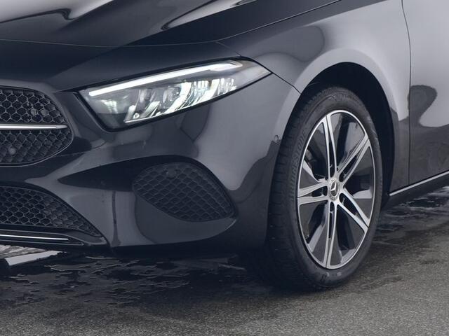 Mercedes-Benz A-KLASSE 250 e Face Lift Plug-In Hybride | Progressive Line Advanced Plus | Sfeerverlichting | Dodoehoek Assist | 18 Inch Velgen | Stuur en Stoelverwarming | Inclusief 24 maanden Mercedes-Benz Certified garantie voor Europa.