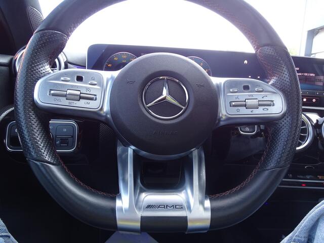 Mercedes-Benz A-KLASSE 200 Business Solution AMG Upgrade Panoramadak|Sfeerverlichting|Stoelverwarming|Camera|Leder|Navigatie
