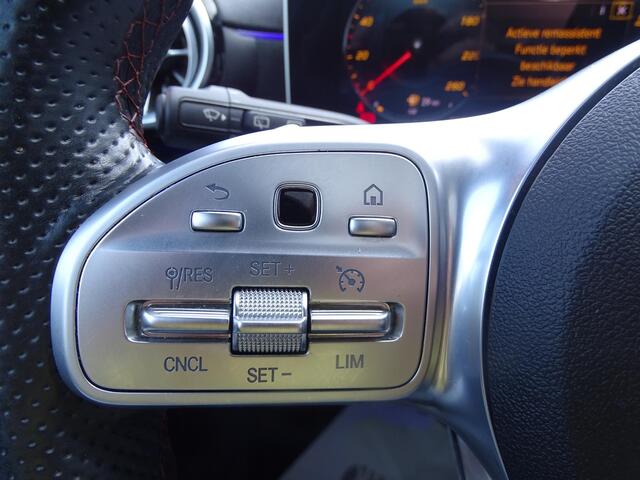 Mercedes-Benz A-KLASSE 200 Business Solution AMG Upgrade Panoramadak|Sfeerverlichting|Stoelverwarming|Camera|Leder|Navigatie