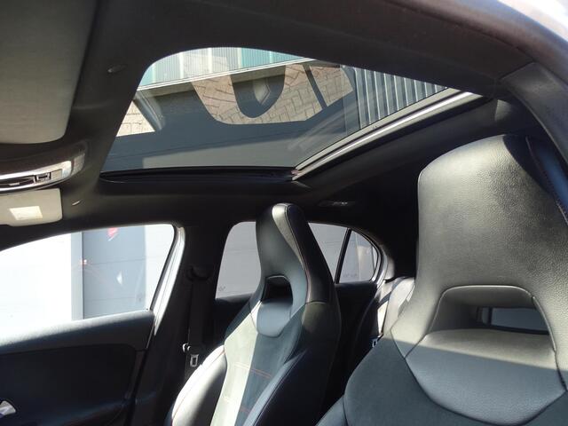 Mercedes-Benz A-KLASSE 200 Business Solution AMG Upgrade Panoramadak|Sfeerverlichting|Stoelverwarming|Camera|Leder|Navigatie