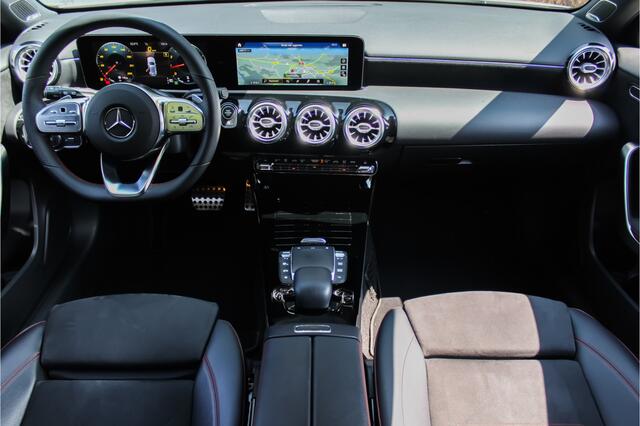 Mercedes-Benz A-KLASSE 180 AMG | Sfeer | Burmester | Dealer O.H.