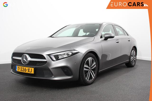 Mercedes-Benz A-KLASSE 200 7-DCT Progressive | Sfeerverlichting | Navigatie | Climate control | Camera | Parkeer sensoren | Half Lederen Bekleding | Led | Cruise Control | LMV Velgen