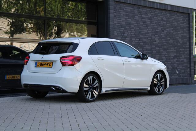 Mercedes-Benz A-KLASSE 180 Ambition | AMG LINE | STOELVERWARMING | SENSOREN V&A | NAVI | 18 INCH