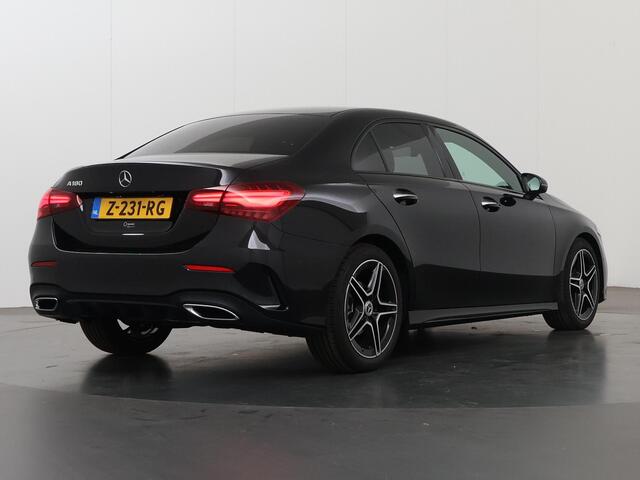 Mercedes-Benz A-KLASSE 180 Star Edition | AMG | Night | Keyless | Sfeerverlichting | Stoelverwarming | Achteruitrijcamera |