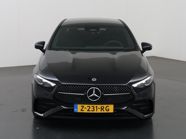 Mercedes-Benz A-KLASSE 180 Star Edition | AMG | Night | Keyless | Sfeerverlichting | Stoelverwarming | Achteruitrijcamera |