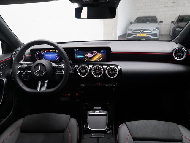 Mercedes-Benz A-KLASSE Hatchback 180 Star Edition AMG Line PLUS