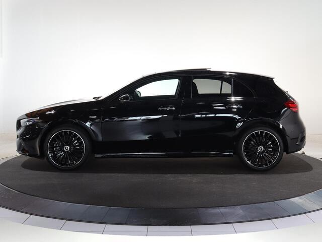 Mercedes-Benz A-KLASSE 250e Business Solution AMG | Dodehoekassistent | Panoramaschuifdak | 360°-camera | 19 inch AMG-velgen |